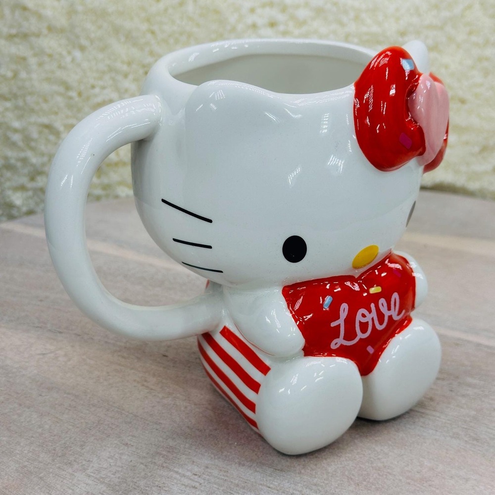 Hello Kitty 3D Full Body Mug 20oz Red LOVE Valentine's Cup NEW - Picture 2 of 15